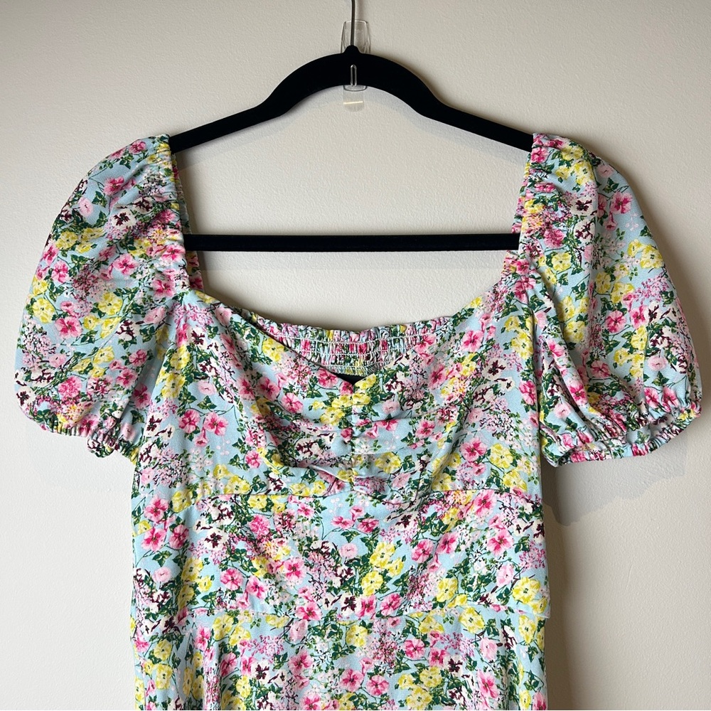 Pastel Floral Multi-Color Milkmaid Cottagecore Sweetheart Neckline Women's Dress - Picture 3 of 6